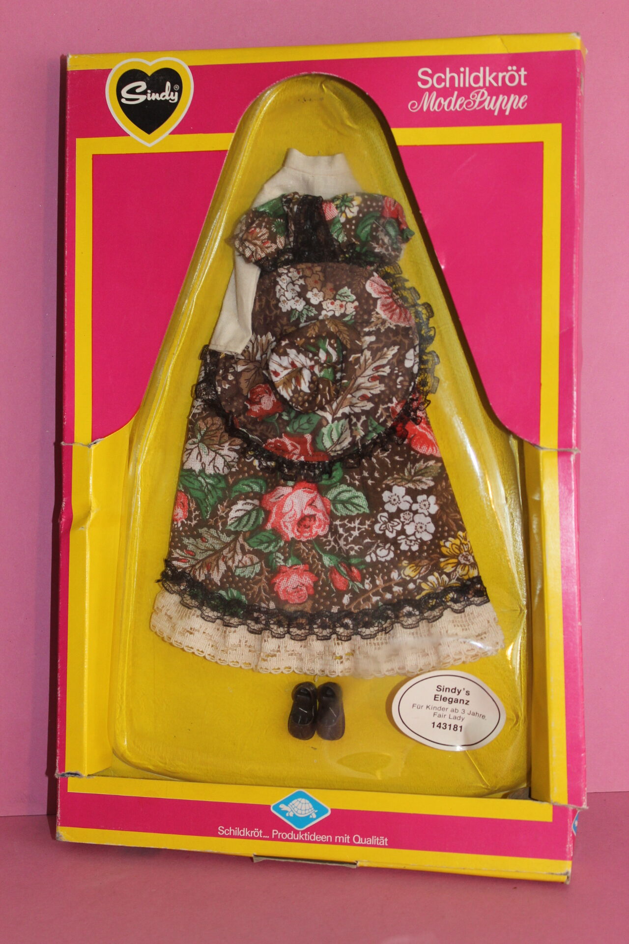 Sindy`s Eleganz made in Germany von Schildkröt Mode Puppe Model "Fair Lady"
